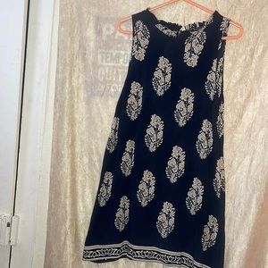 Very soft and lightweight Top by Zanzea Collection